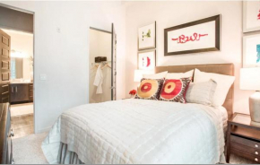 A-Class Lavish 2 bed Apt in Woodland Hills CA